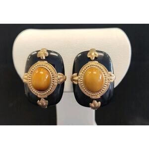 Vintage Patrice Onyx Background Tigers Eye Center Gold Tone Clip On Earrings 1"